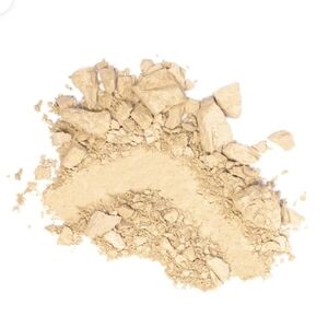 NWOT Doucce Cache Creme Powder Foundation YL3